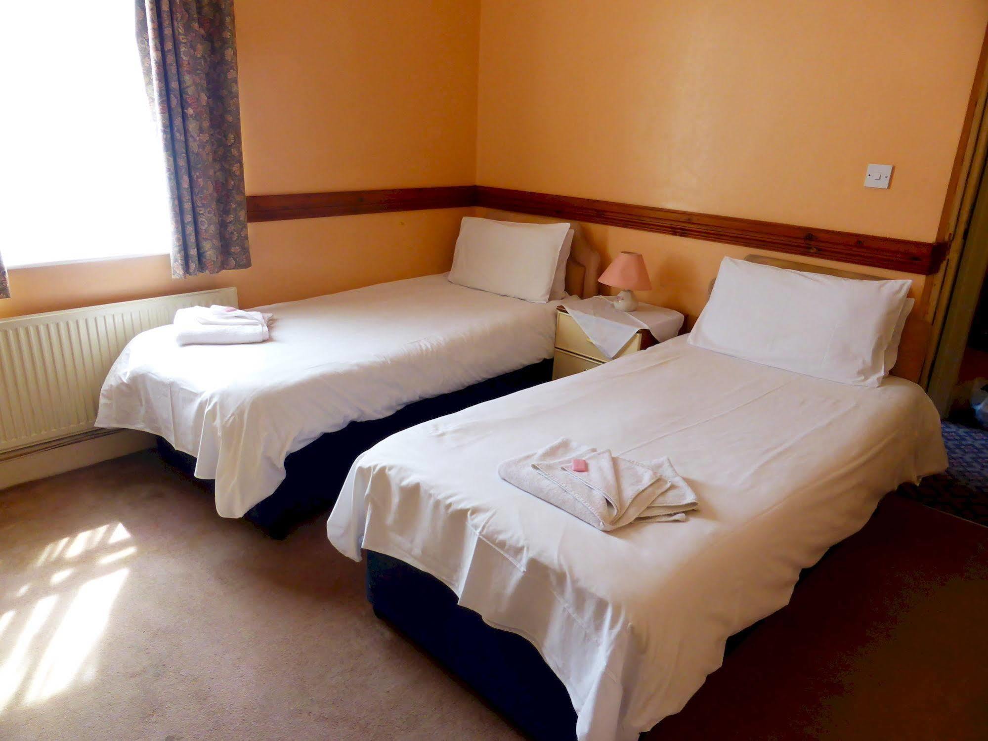 Hotel Dinara Бирмингам Екстериор снимка